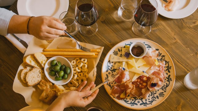 Classic aperitif - ERA CONVIVIAL CAVE RESTAURANT, Matera