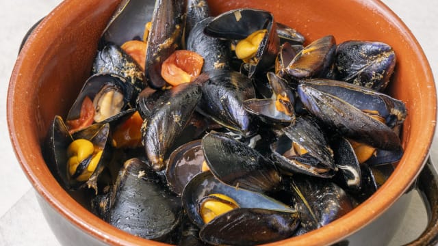 Muscoli alla marinara o livornese	 - Del Ponte, Milan