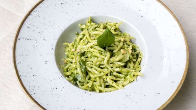 Trofiette avvantaggiate al pesto con patate e fagiolini	 - Del Ponte