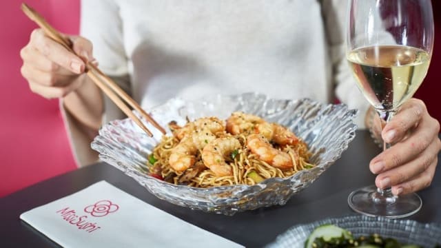 Yakisoba de langostinos y pluma - Miss Sushi - Las Tablas, Madrid