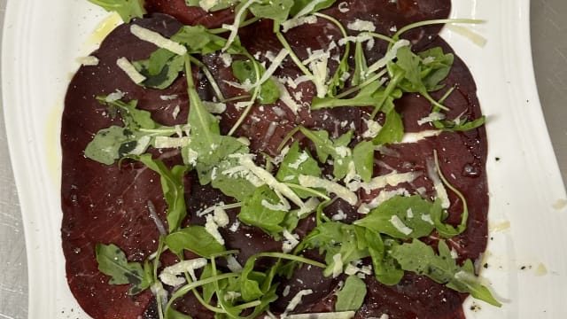 Bresaola, rughetta e parmiggiano - Cantina del Duca, Rome