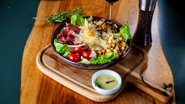 Caesar salad - Restaurante Estação Menina Bonita, Lisbon