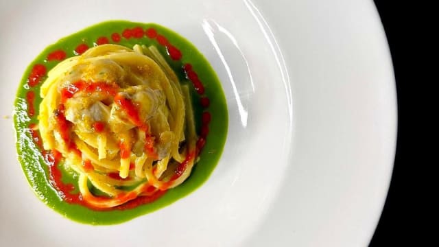 Spaghetti alla chitarra con vongole veraci - Me gusta Ristorante