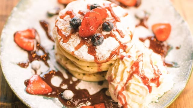 Pancakes red fruit  - PeperZout Haarlem