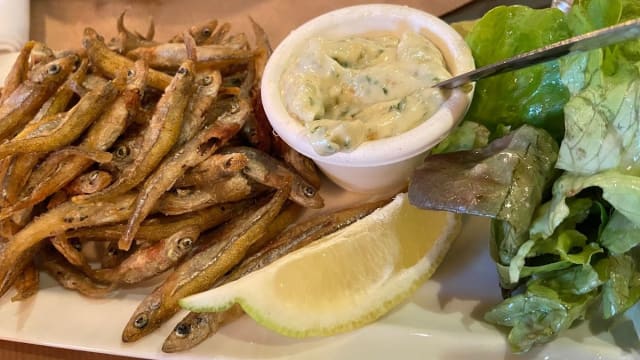 Friture d'éperlans / Crispy and fried smelt fish  - La Table d'Aligre, Paris