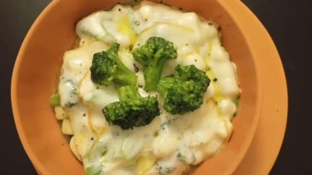 Gnocchi broccoli e scamorza - OVO, Pesaro