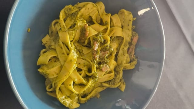 Fettuccine Cavolo nero e mele - Spuntineria Corte Santi, Lavagno