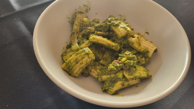 Maccheroni cavolo nero e mela - Spuntineria Corte Santi