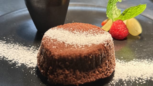 Moelleux Chocolat coeur coulant boule de glace - Auberge de Landecy, Bardonnex