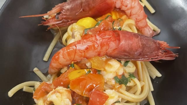 Linguine con Gambero Rosso di Mazzara del Vallo, pomodorini gialli e rossi - Da Leopoldo, Forio