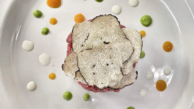 Tartare Di Chianina IGP con l'uovo in camicia - La Taverna del Pittore