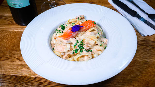 Tagliatelle al salmone - Le Buffet de la Gare, Paris