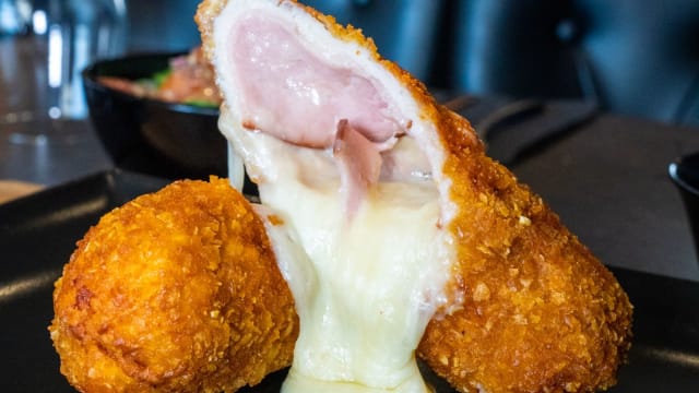 Cordon Bleu - Roast Café