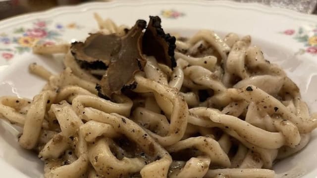 Ciriole fatte in casa con farina di grano verna al tartufo - Vino e Cucina, San Gemini