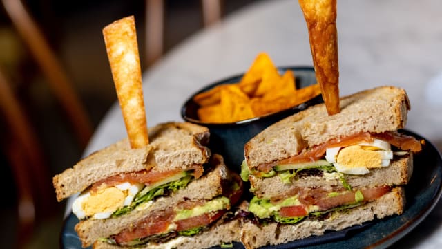 Weelie’s smokey club sandwich  - Petit Lou Brasserie, Amsterdam