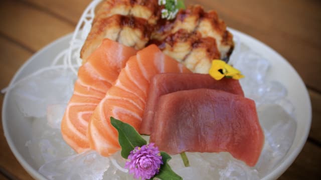 Sashimi - Unique Sushi Lab