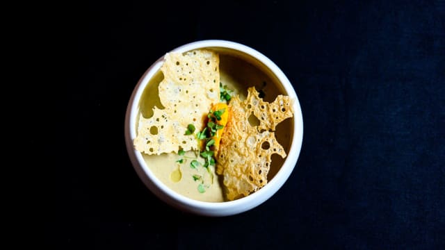  Velouté de lentilles, saveur « potimarron-noisette » - Paradis Latin Cabaret, Paris