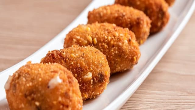 Croquetas de jamón ibérico con leche de pastoreo. - Sincio. Cocina de mercado, Madrid