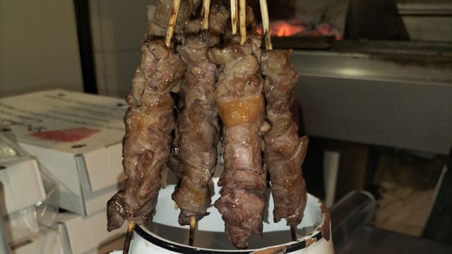 Arrosticini di pecora fatti a mano (gr. 30) (l’uno) - L'Arrosticinaro, Rome