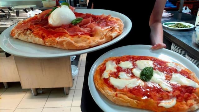 A pranzo serviamo anche la Pinsa - Le Soleil