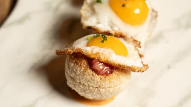 Panipuris de steak tartar y huevo de codorniz (4 ud.) - Pipa Aravaca