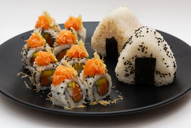 2 uramaki + 2 onigiri - Almaki, Rozzano