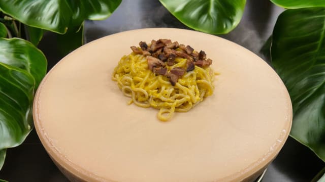 Cheese wheel carbonara - Dal Moro’s® | Fresh Pasta Restaurant