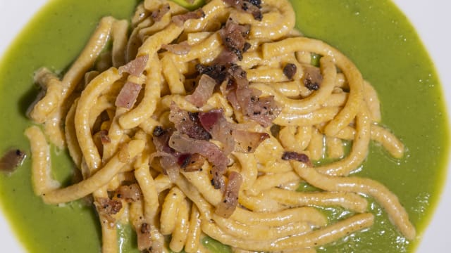 Passatelli asciutti con crema di piselli e guanciale croccante - A Stàgh Bàn Milano