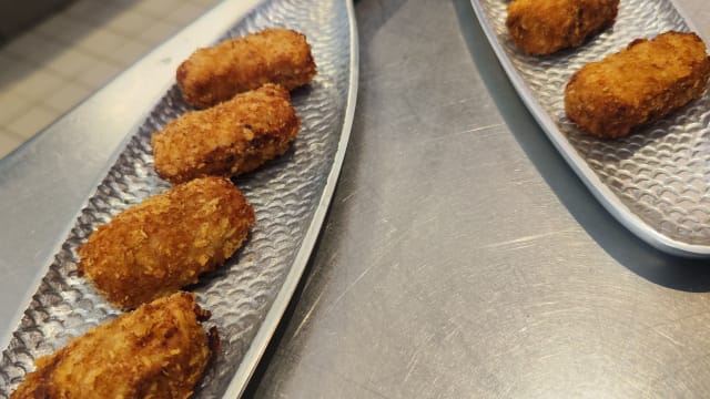 Prawn croquettes (pr/ud) - Bamboo Pool Club & Restaurant