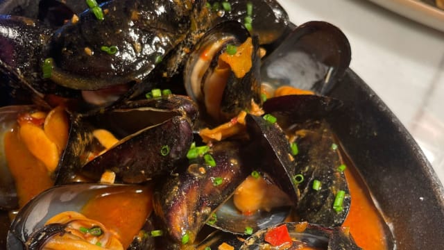 Mussels with seafood sauce - Bamboo Pool Club & Restaurant