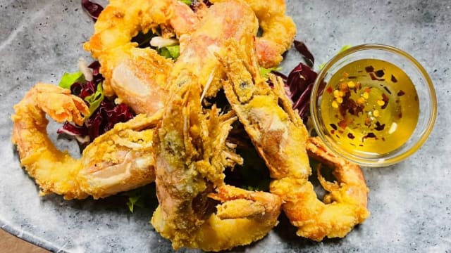 Gamberoni fritti con miele al peperoncino - Damidà, Cervia