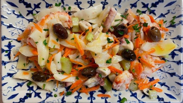 Insalata di mare con polpo, seppia, gamberi e verdurine - Damidà, Cervia