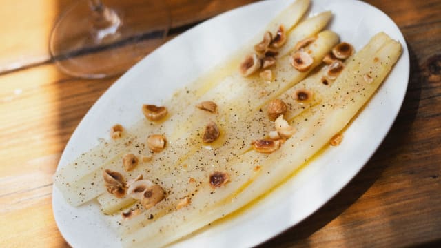 White asparagus with hazelnuts  - El Chiringuito de Casa Bonay, Barcelona