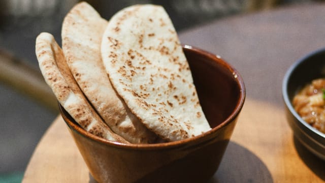  Pita bread - El Chiringuito de Casa Bonay, Barcelona