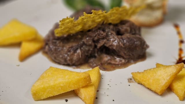 Peposo con polenta fritta - Il Rifugio