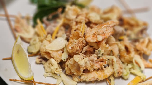 Frittura di calamari e gamberi - Il Rifugio