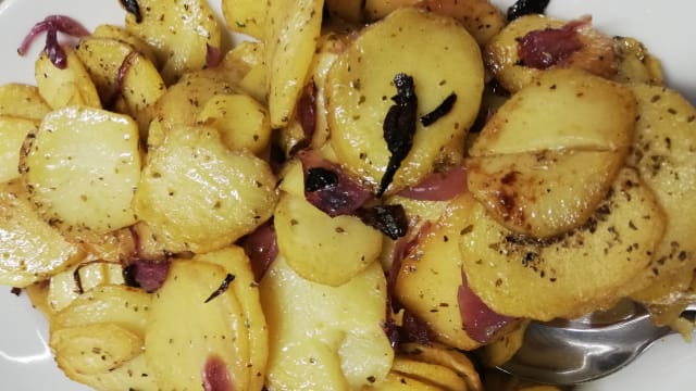 Patate fritte e insalata verde - Agriturismo La Palombara