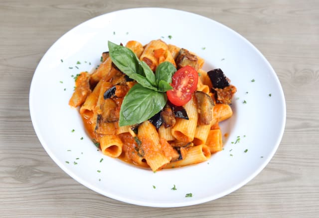 Rigatoni Alle Melanzane - La Padellina