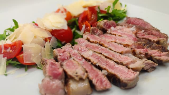 Tagliata di manzetta prussiana alla griglia - IVLI Ristorante Pizzeria