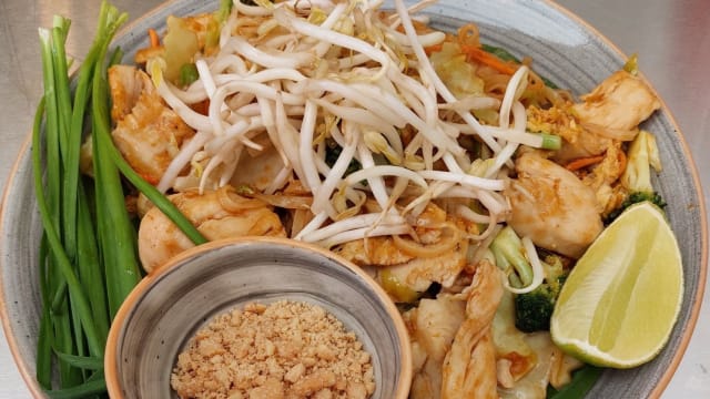 Phad thai à la mormor - wokade nudlar m grönsaker - Yaya Mee Asian Fusion, Stockholm