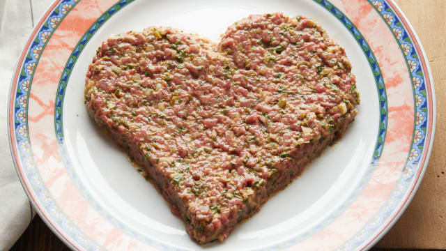 Tartare De Boeuf Haché Minute Au Couteau Et Préparé Devant Vous, Frites* - Meistermann, Colmar