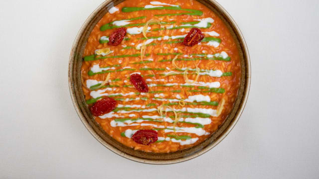 Risotto al pomodoro della valdichiana, gocce di basilico zeste di limone e burrata affumicata - Flora & Fauno, Florence