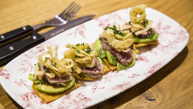 Tataki takitos - Oassis Natural Cooking - Jardinets de Gracia, Barcelona