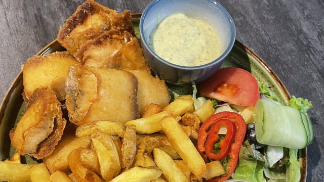 Fish & chips met remouladesaus - Gastrocafe Santiago