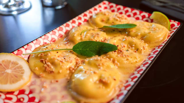 SCRIGNI DI MARE RIPIENI DI GAMBERI E CAPESANTE CON PISTACCHI DI BRONTE E LIME - SoHo Home, Rome