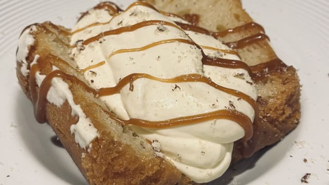 Baba au rhum, crème onctueuse vanillée  - Le Corridor - Brasserie Maison, Blagnac