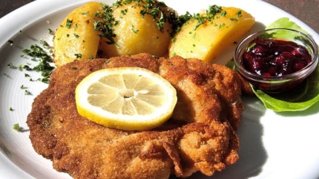 Cotoletta di lonza alla milanese - Ristorante Sole e Mare