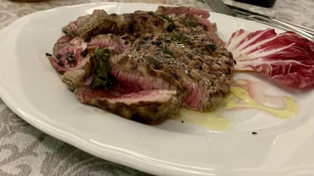 Tagliata di scamone al profumo di basilico - Ristorante Sole e Mare