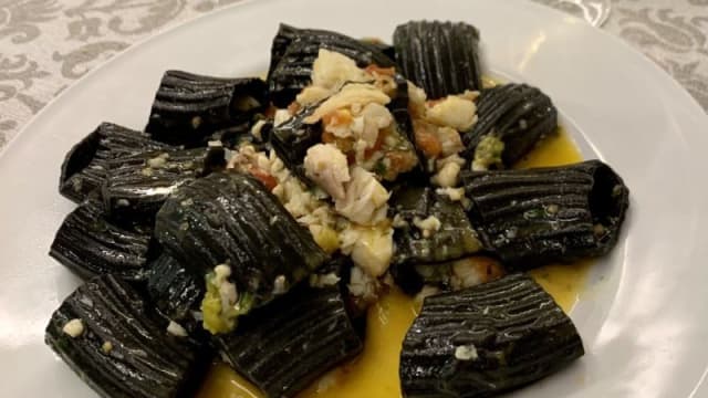 Paccheri "neri" alla trabaccolara - Ristorante Sole e Mare, Camaiore