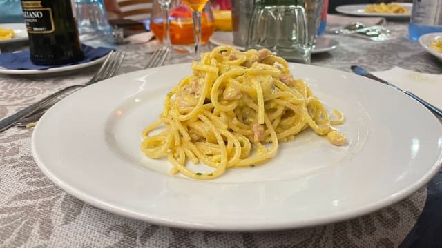 Spaghetti alla carbonara di tonno - Ristorante Sole e Mare